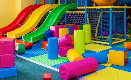 Wpływ domków dla dzieci na kreatywność w miejskich przestrzeniach