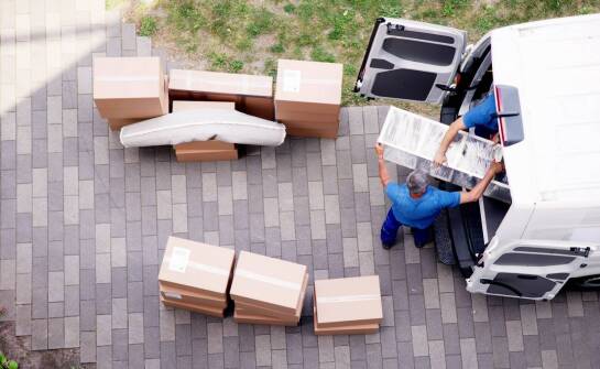 Jakie usługi oferuje firma przy utylizacji zbędnych rzeczy?