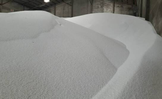 Jak certyfikaty i atesty wpływają na jakość drogowej soli?