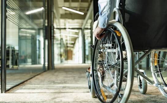 Proces adaptacji pomieszczeń dla osób z niepełnosprawnościami ruchowymi: od czego zacząć?