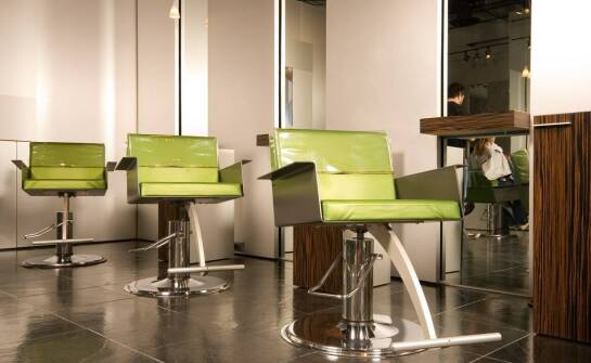 Wybór odpowiednich taboretów do pracy w badawczych laboratoriach