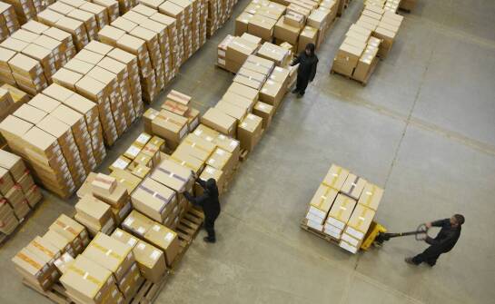 Jak nasza platforma wspiera zarządzanie przesyłkami w okresie wzmożonego ruchu?