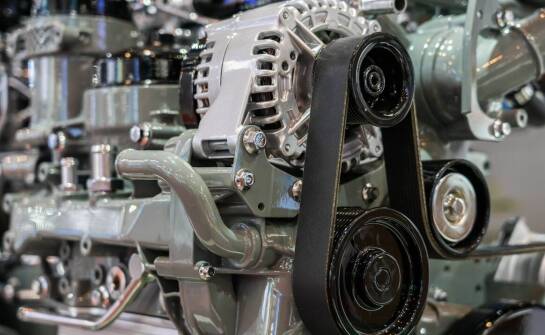 Zastosowanie pomp z korpusów z tworzyw sztucznych w przemyśle motoryzacyjnym