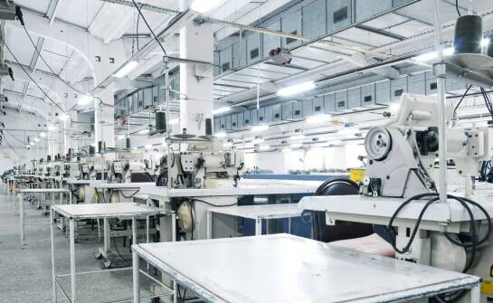 Jakie korzyści daje zakup medycznej odzieży w medycznym sklepie?