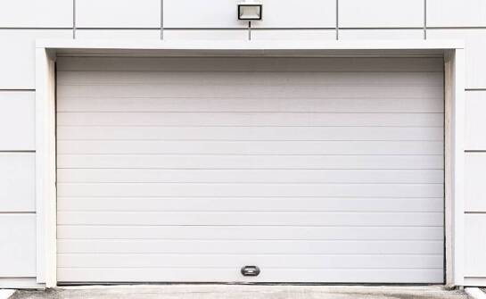 Różne typy bram garażowych – jak dopasować napęd?
