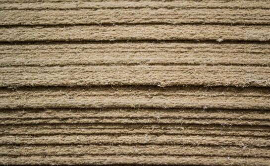 Jak odpowiednia impregnacja może wydłużyć żywotność słomianego dachu?