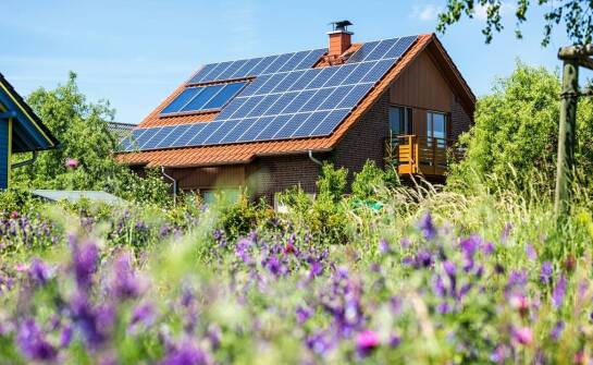 Jakie są korzyści z integracji magazynów energii z fotowoltaicznymi instalacjami?