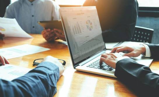 Jak różnice w prawnym statusie wpływają na zdolność kredytową firmy?