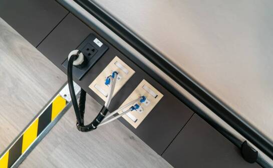 Najlepsze praktyki w wykorzystaniu rzepowych opasek do porządkowania przewodów