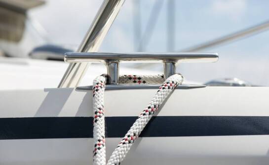 Kluczowe aspekty transportu jachtów – jak zapewnić bezpieczeństwo na drodze?