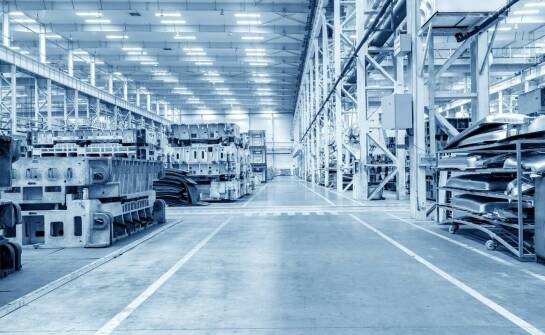 Trwałość odpornych na ścieranie posadzek w środowisku przemysłowym