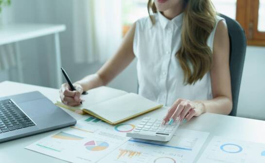 Kompleksowa księgowa obsługa dla firm: Jakie korzyści przynosi?