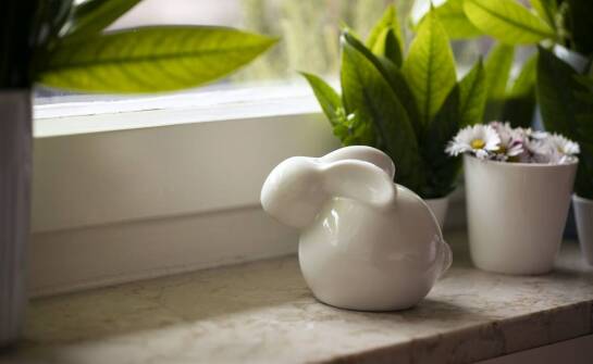 Figurka wielkanocnego baranka – symbol pokoju i nadziei w tradycji chrześcijańskiej