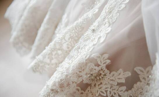 Jakie wzory koronek są najczęściej wybierane do dekoracji na komunię?