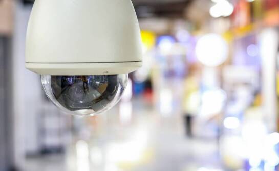 Montaż kamer a efektywność ochrony fizycznej w obiektach handlowych