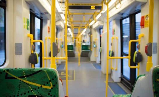 Jak jakość wyrobów gumowych wpływa na komfort podróży tramwajem?