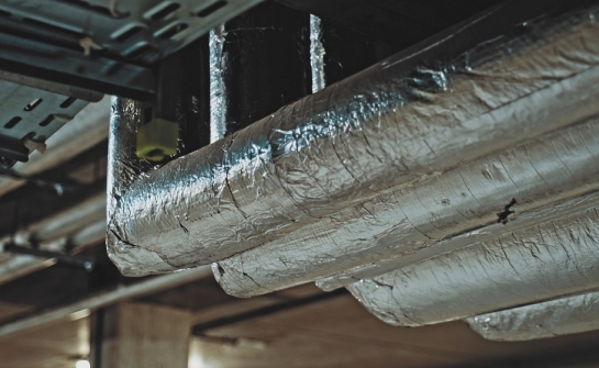 Jakie są najważniejsze kryteria wyboru izolacji przemysłowych dla kotłowni olejowych?