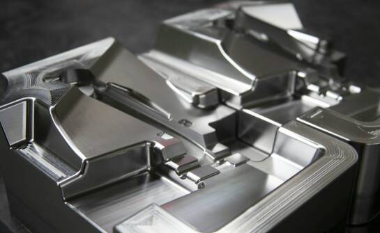 Równomierne rozprowadzenie materiału w procesie rotacyjnego formowania