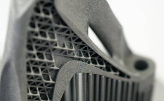 Jak rotomoulding umożliwia produkcję bezszwowych konstrukcji?