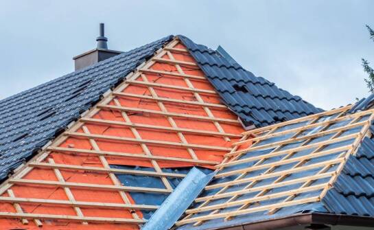 Jakie materiały są najskuteczniejsze do renowacji dachów?