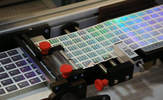 Jakie wyzwania stoją przed producentami etykiet void w dobie cyfryzacji?