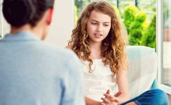 Jakie są najczęstsze wyzwania w terapii poznawczo-behawioralnej dla młodzieży?