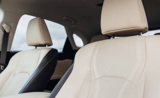 Jak detailing wnętrza wpływa na estetykę i komfort pojazdu?