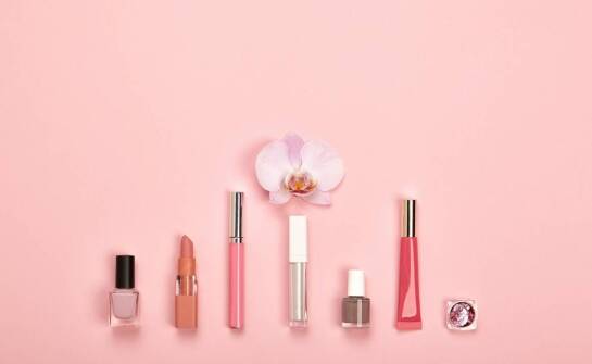 Powiększanie ust a inne estetyczne zabiegi: co warto wiedzieć?