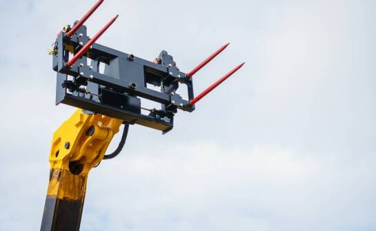 Wpływ odpowiedniego osprzętu na efektywność pracy w wózkach widłowych