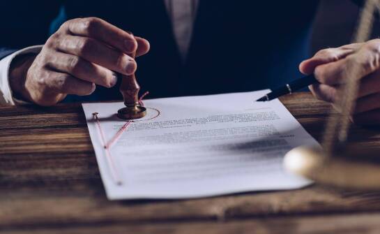 Jakie są konsekwencje prawne nieuiszczenia pełnego kosztu darowizny domu u notariusza?