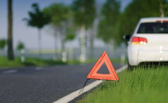 Co obejmuje kompleksowa obsługa pomocy drogowej dla samochodów osobowych?