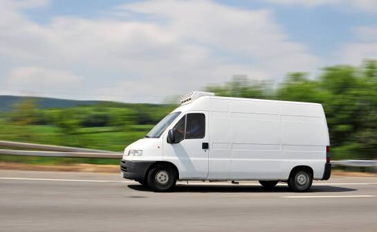 Jak nasza firma dostosowuje się do sezonowych potrzeb transportowych do Danii?