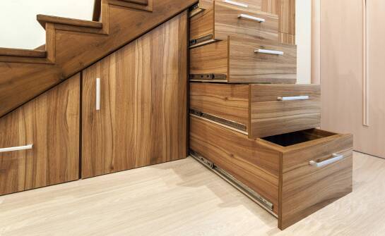 Nowoczesne technologie w produkcji mebli na zamówienie – co warto wiedzieć?