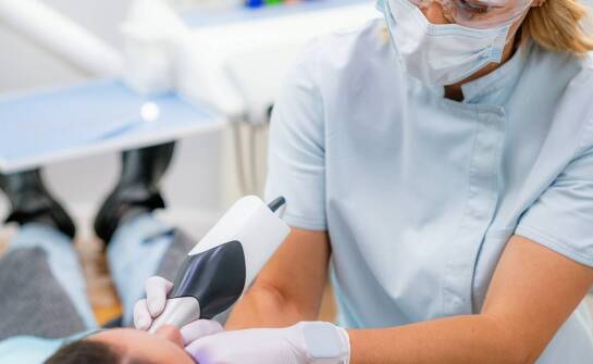 Rola technologii cyfrowej w leczeniu kanałowym – co warto wiedzieć?