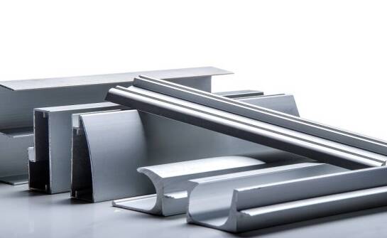 Profile aluminiowe a termiczna izolacja: co warto wiedzieć?