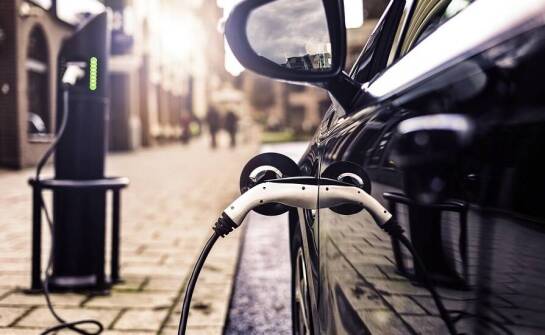 Jak działa szybkie ładowanie w ładowarkach samochodowych?