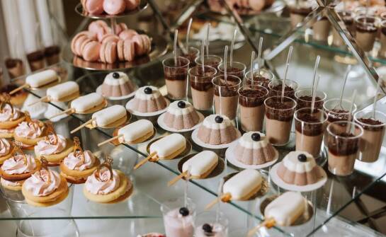 Sposoby na integrację krwi barwnika w nowoczesnych deserach