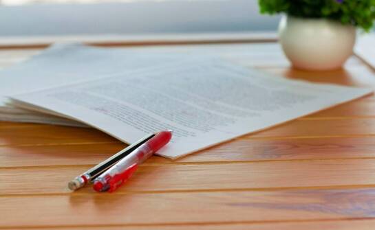 Jakie są kluczowe aspekty prawne związane z konstruowaniem cywilnoprawnych umów?