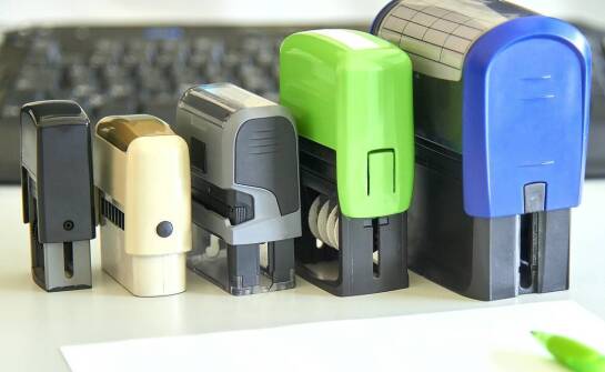 Pieczątki jako element wizualnej identyfikacji – jak je wykorzystać?