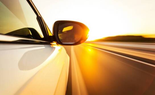 Rola atermicznych szyb w ochronie przed słońcem podczas jazdy