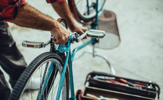 Czym kierować się przy wyborze chwytów do kierownicy?