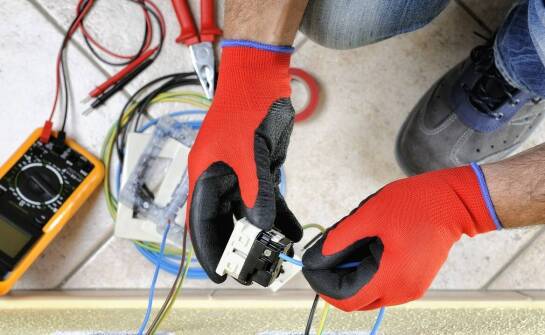 Rękawice elektryczne: kluczowe aspekty bezpieczeństwa podczas pracy