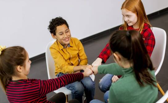 Jak warsztaty emocjonalne dla dzieci wspierają rozwój inteligencji emocjonalnej?