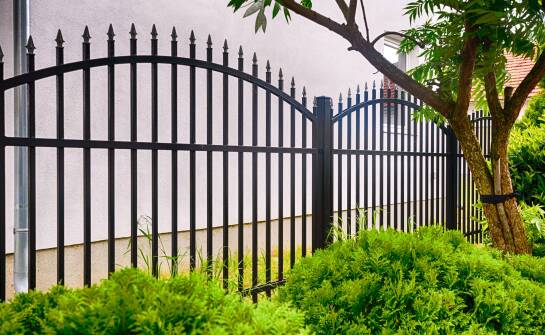Wybór odpowiednich rozwiązań ogrodzeniowych dla terenów rekreacyjnych