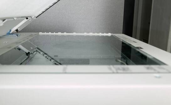 Skanowanie wielkoformatowe a zgodność z przepisami prawnymi dotyczącymi archiwizacji