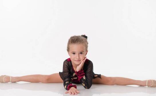 Dlaczego warto wybrać specjalistyczne stroje do pole dance dla dzieci na zawody?