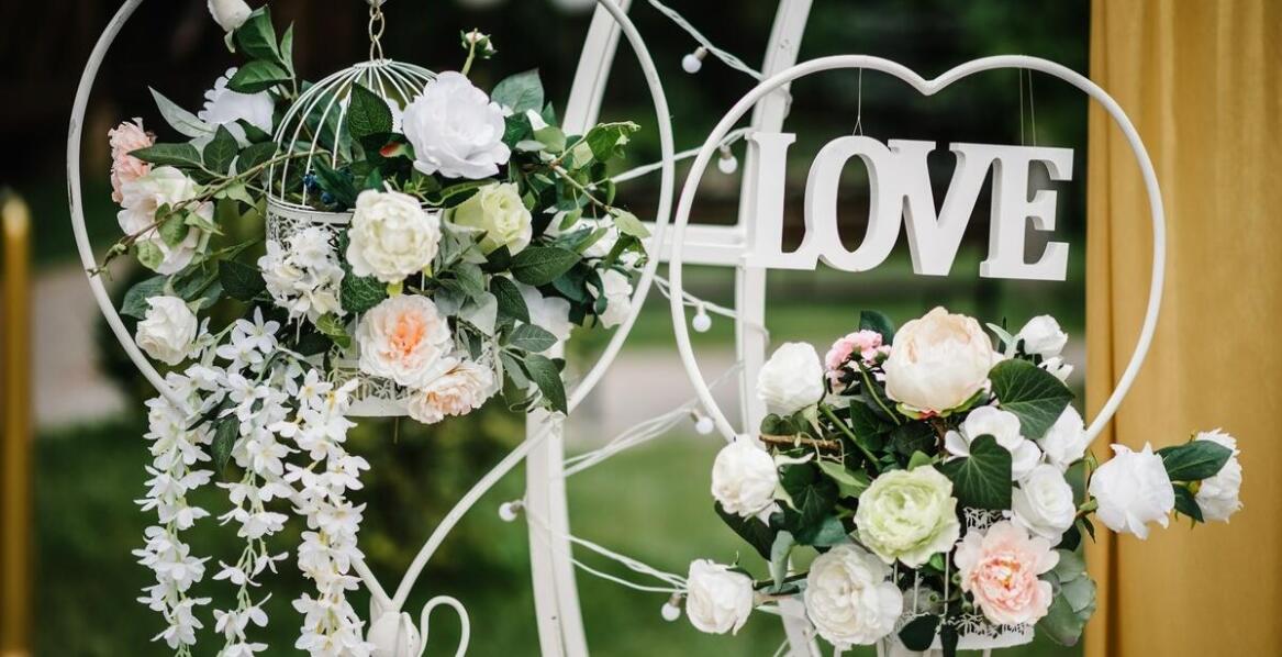 Organizacja ślubu w plenerze z pomocą sali weselnej w Olszynach