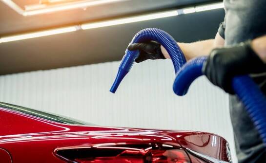 Jak dmuchawy pomagają w osuszaniu trudno dostępnych miejscach?