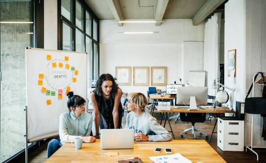 W jaki sposób legalne oprogramowanie wpływa na wydajność pracy?