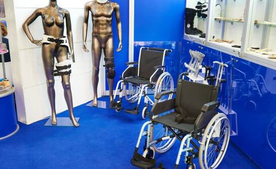 Sklep medyczny: Dobór kul i lasek do optymalnej mobilności